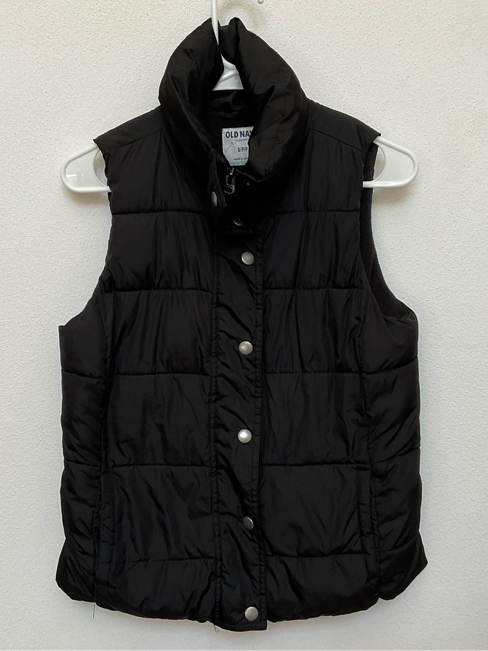 Old Navy Black Puffer Quilted Snap Front Vest Size Small Men's Winter Wear